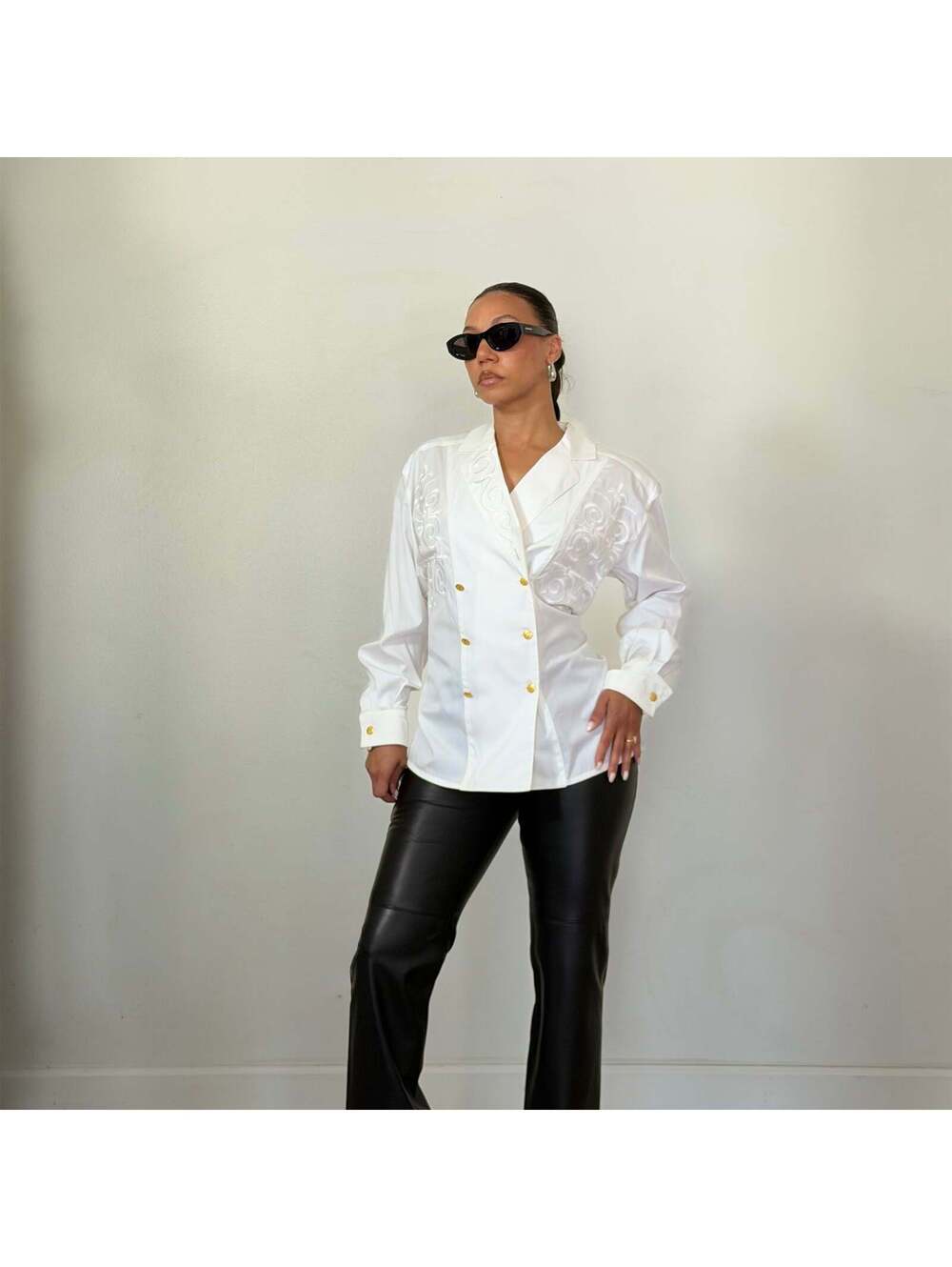 Escada - Picture 5 of 8